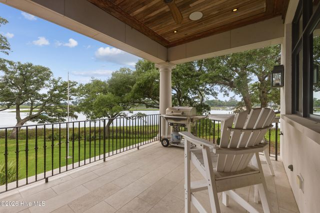 407 Bradley Creek Point Road, Wilmington, NC 28403