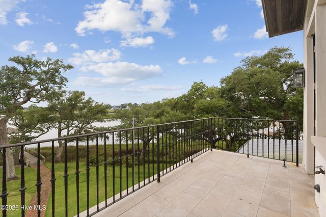 407 Bradley Creek Point Road, Wilmington, NC 28403