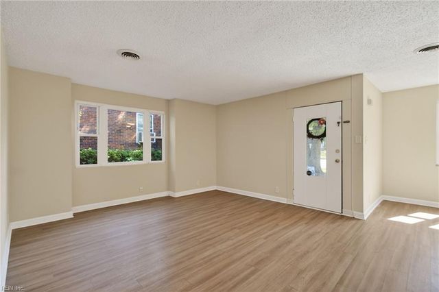 6105 Hampton BLVD, Norfolk, VA 23508