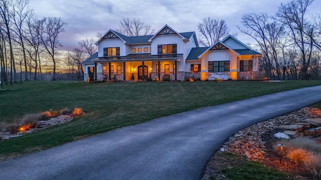 7875 S SMITH HATCHERY RD, Columbia, MO 65203