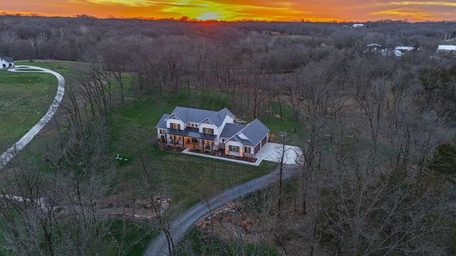 7875 S SMITH HATCHERY RD, Columbia, MO 65203