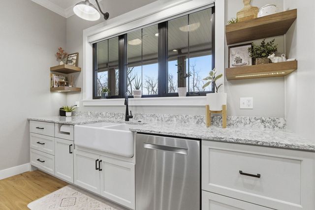 7875 S SMITH HATCHERY RD, Columbia, MO 65203