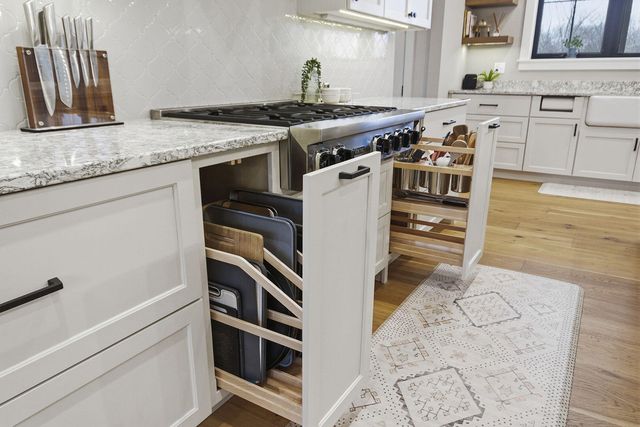 7875 S SMITH HATCHERY RD, Columbia, MO 65203