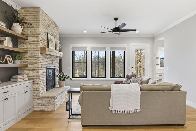 7875 S SMITH HATCHERY RD, Columbia, MO 65203