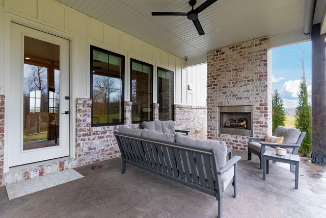 7875 S SMITH HATCHERY RD, Columbia, MO 65203