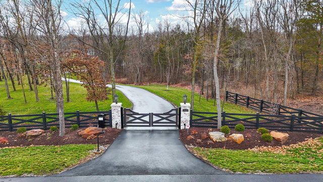 7875 S SMITH HATCHERY RD, Columbia, MO 65203