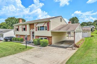 1313 Ashebrook DR, Roanoke, VA 24014