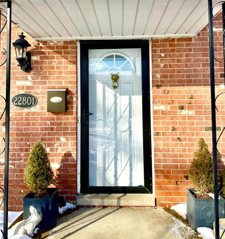 22801 Overlake Street, Saint Clair Shores, MI 48080