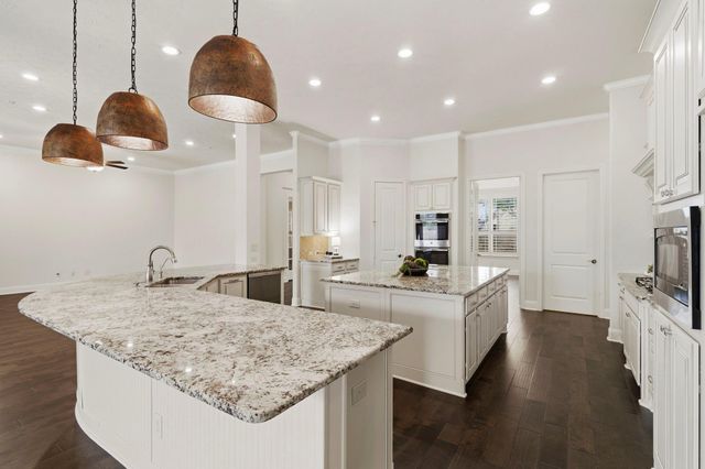 2102 Old Town Drive, Missouri City, TX 77459