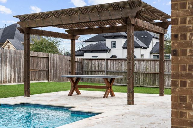 2102 Old Town Drive, Missouri City, TX 77459