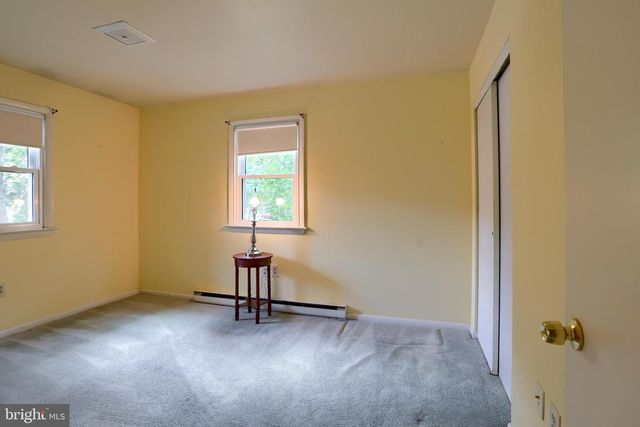 517 LAMP POST LN, Camp Hill, PA 17011