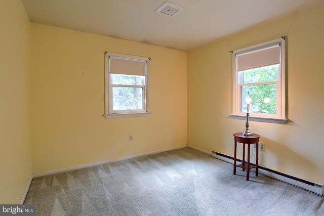 517 LAMP POST LN, Camp Hill, PA 17011