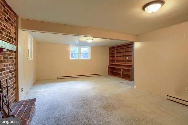 517 LAMP POST LN, Camp Hill, PA 17011