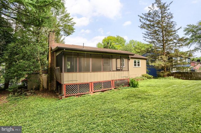 517 LAMP POST LN, Camp Hill, PA 17011