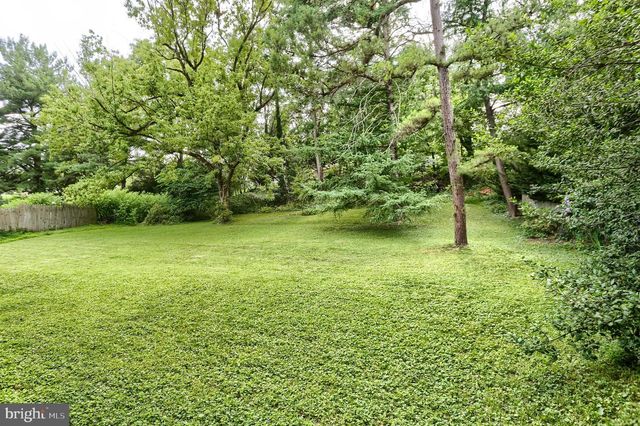 517 LAMP POST LN, Camp Hill, PA 17011