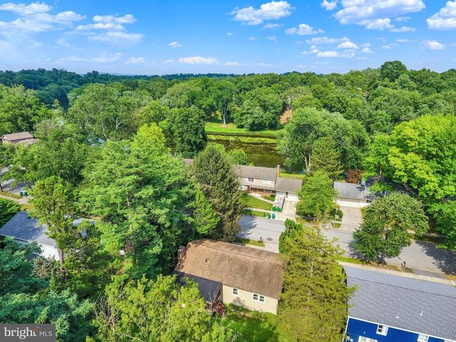 517 LAMP POST LN, Camp Hill, PA 17011