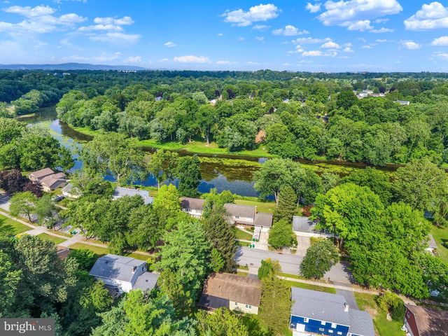 517 LAMP POST LN, Camp Hill, PA 17011