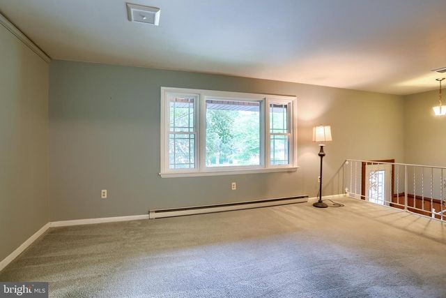 517 LAMP POST LN, Camp Hill, PA 17011