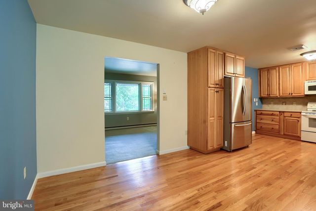 517 LAMP POST LN, Camp Hill, PA 17011