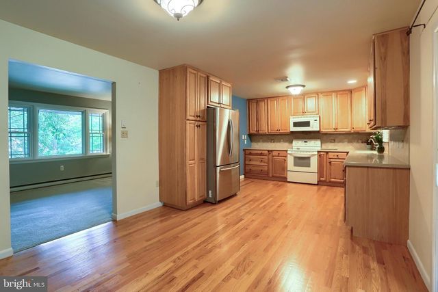 517 LAMP POST LN, Camp Hill, PA 17011