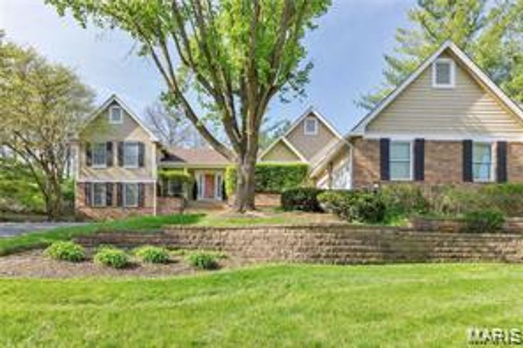 14292 Cedar Springs Drive, Chesterfield, MO 63017