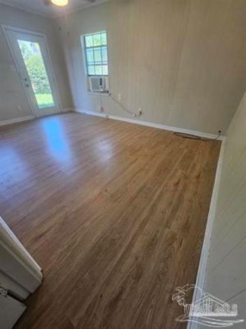 3108 N G St, Pensacola, FL 32501