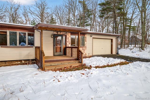 1073 Indian Springs Road, Pine Bush, NY 12566