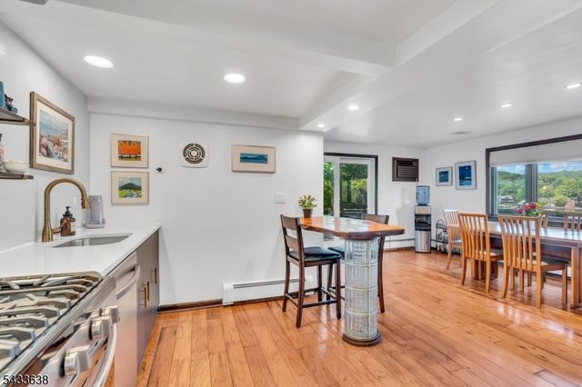 12 E Shore Rd, Denville Twp., NJ 07834