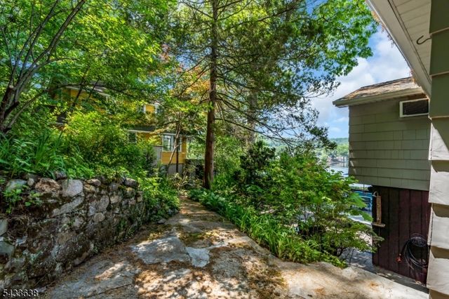 12 E Shore Rd, Denville Twp., NJ 07834