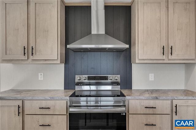 1390 MICKIE TOWN RD, Maidens, VA 23102