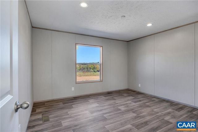 1390 MICKIE TOWN RD, Maidens, VA 23102