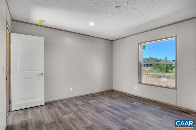 1390 MICKIE TOWN RD, Maidens, VA 23102