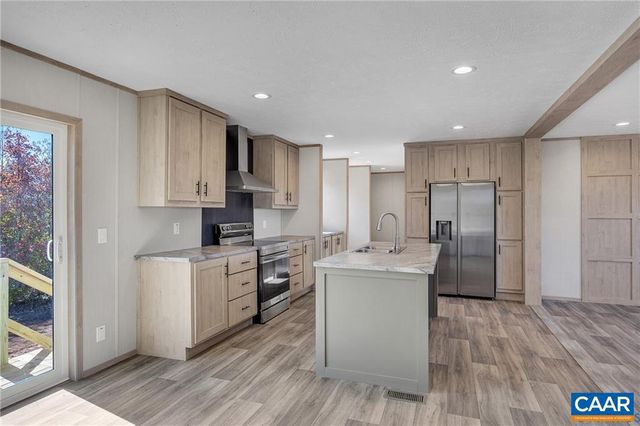 1390 MICKIE TOWN RD, Maidens, VA 23102