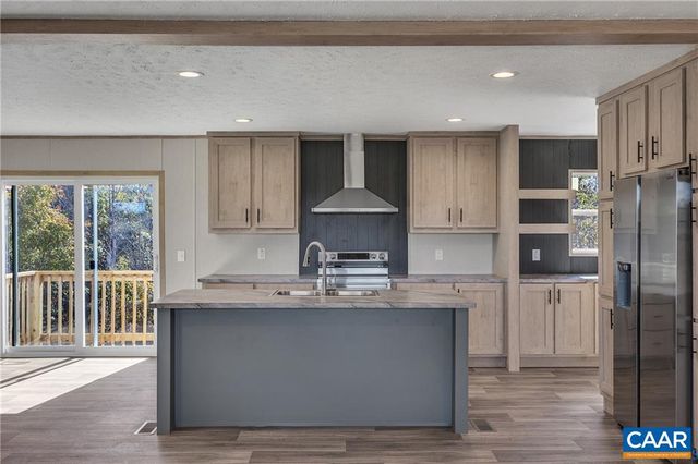 1390 MICKIE TOWN RD, Maidens, VA 23102