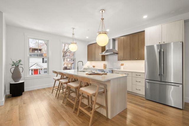 6 Dellmore Rd 2, Boston, MA 02130