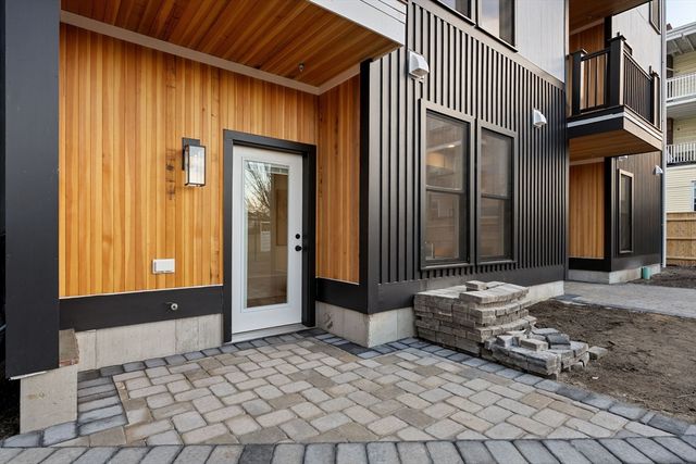 6 Dellmore Rd 2, Boston, MA 02130