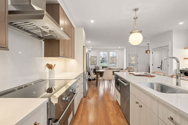 6 Dellmore Rd 2, Boston, MA 02130