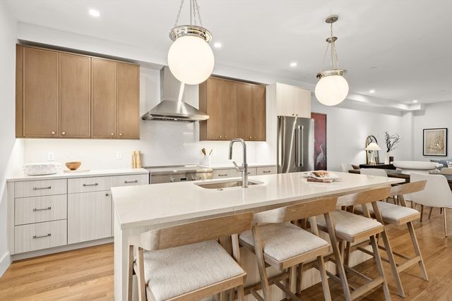 6 Dellmore Rd 2, Boston, MA 02130