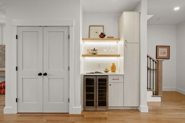 6 Dellmore Rd 2, Boston, MA 02130