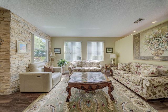 9776 Woodworth Court, Wellington, FL 33414