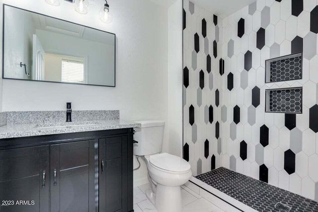 160 W COMMERCE Court, Gilbert, AZ 85233