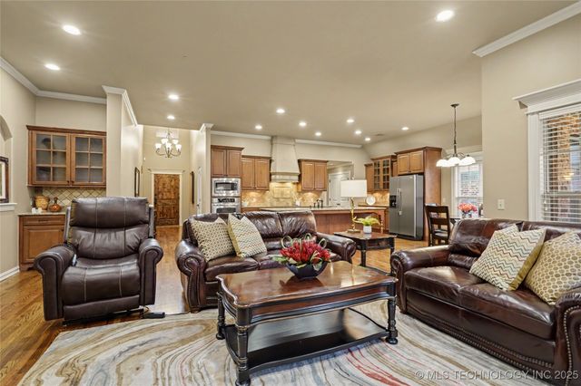 10928 S 77th East Place, Tulsa, OK 74133