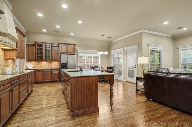 10928 S 77th East Place, Tulsa, OK 74133