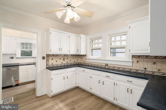 100 W PARK AVE, Hamilton, NJ 08610
