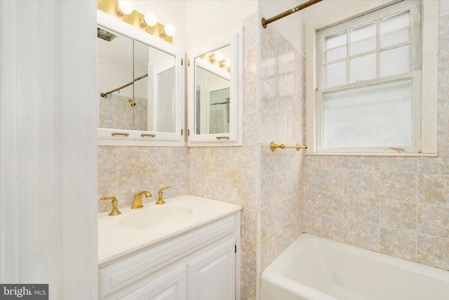 100 W PARK AVE, Hamilton, NJ 08610
