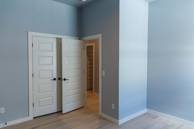 905 S Howard Avenue, Moore, OK 73160