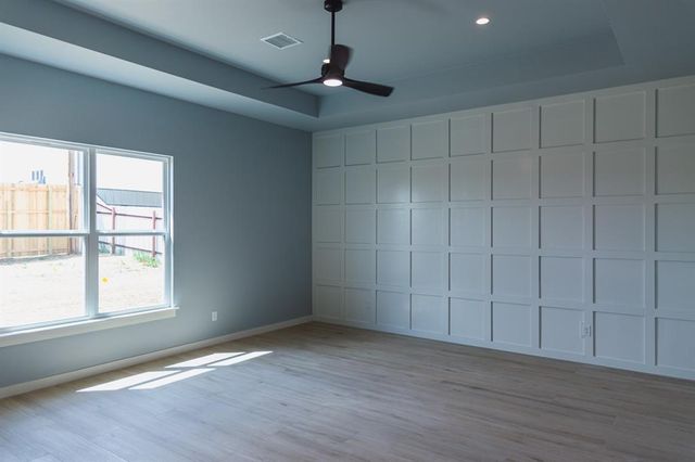 905 S Howard Avenue, Moore, OK 73160