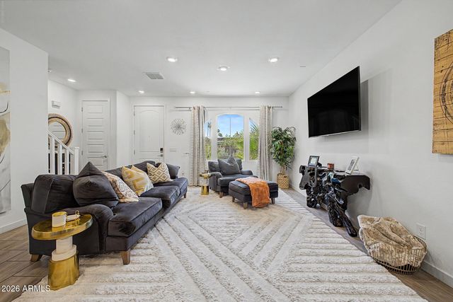 4077 S SABRINA Drive 94, Chandler, AZ 85248