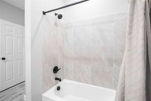 2101 Reinke Road 3112, Waller, TX 77484