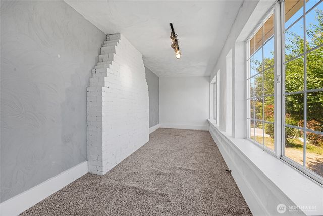 9615 56th Avenue S, Seattle, WA 98118